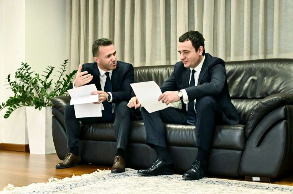 Këshilltari i Kurtit  Serbia ka ndaluar qindra kosovarë  ndër ta edhe zv drejtorin e Policisë së Kosovës