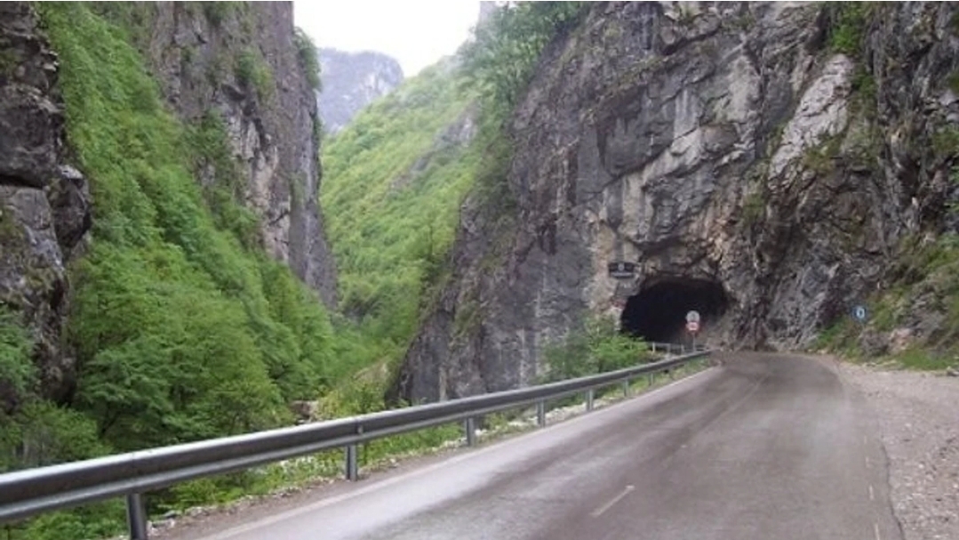 Një trup i pajetë gjendet në lumin Lumbardh në rrugën Pejë Rugovë