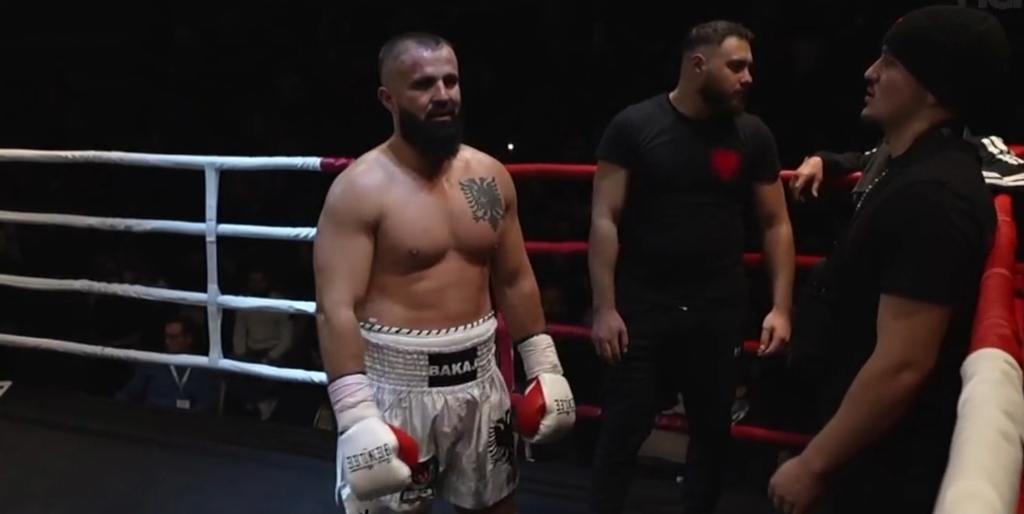 Roberto Bakaj fantastik  vazhdon rekordin pozitiv  E mposht boksierin kolumbian